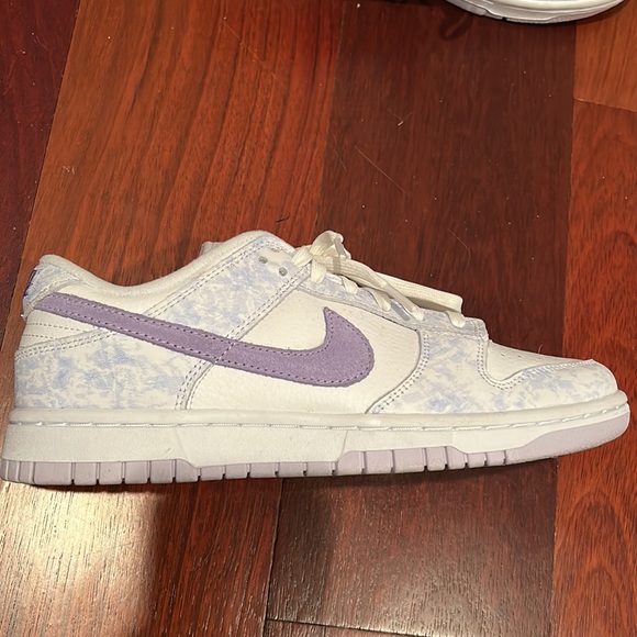 Nike Dunk Low’s OG Purple Pulse shoes - Picture 2 of 9